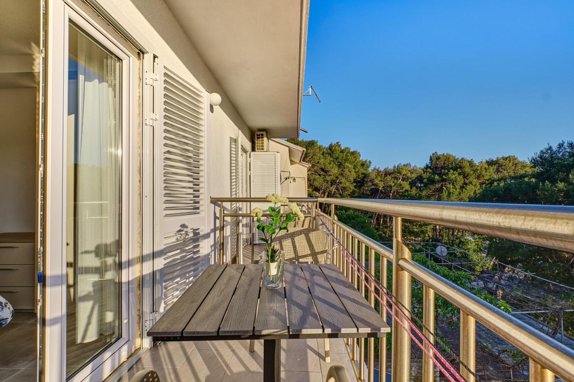 Calma Sea View Rooms Mali Lošinj Eksteriør bilde